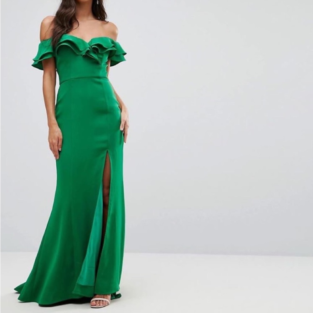 NWT Jarlo Ruffle Off The Shoulder Gown
